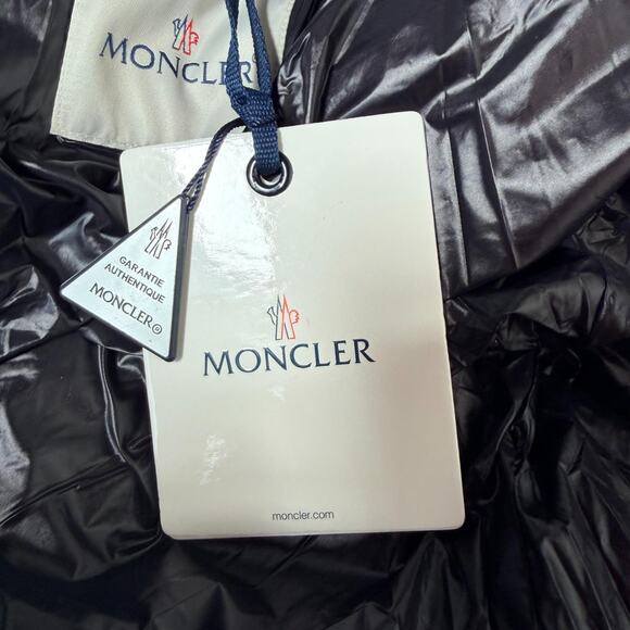 Moncler Designer Jacket Black Hooded Puffer Insulated Fur Size Unisex Large NEW - Picture 7 of 16